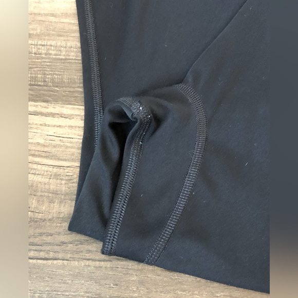 Gymshark Cropped Black Seamless Leggings - Picture 9 of 10